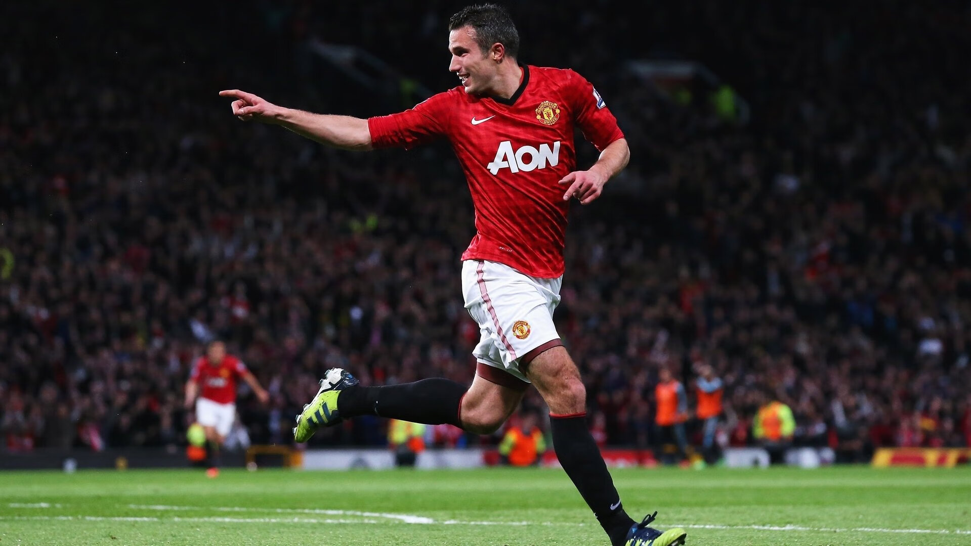 五大联赛是否利用中卫长传精准度打破对方高位站位,五大联赛中场排行